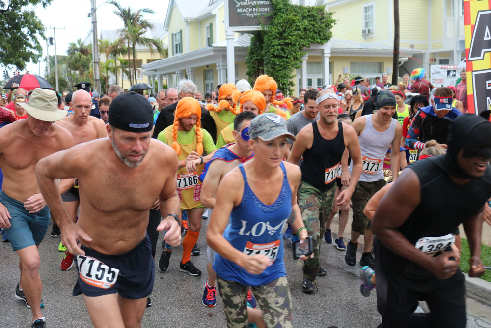 Heroes and Villains 5K 2017 photo - Duval Street, Key West